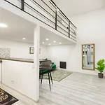 E39 Eoetvoes Apartment
