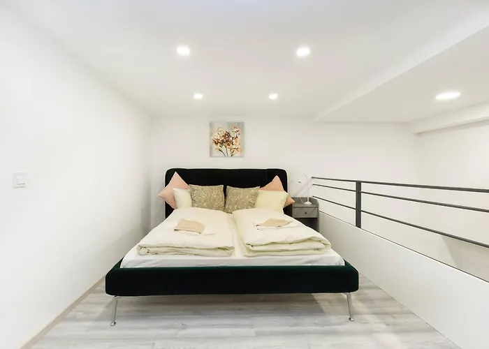 E39 Eoetvoes Apartment