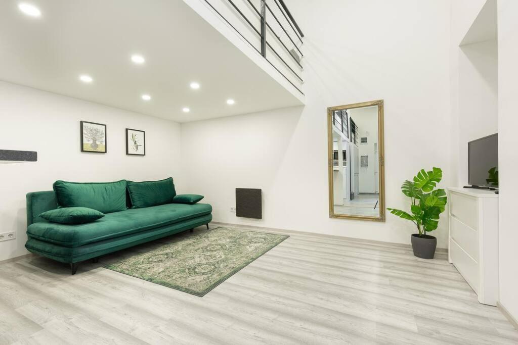 E39 Eotvos Apartament *