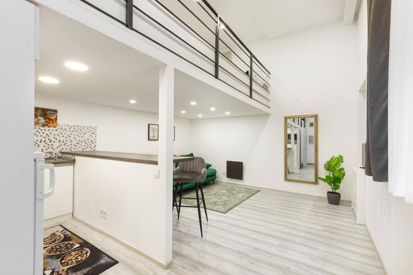 E39 Eotvos Apartment Budapest