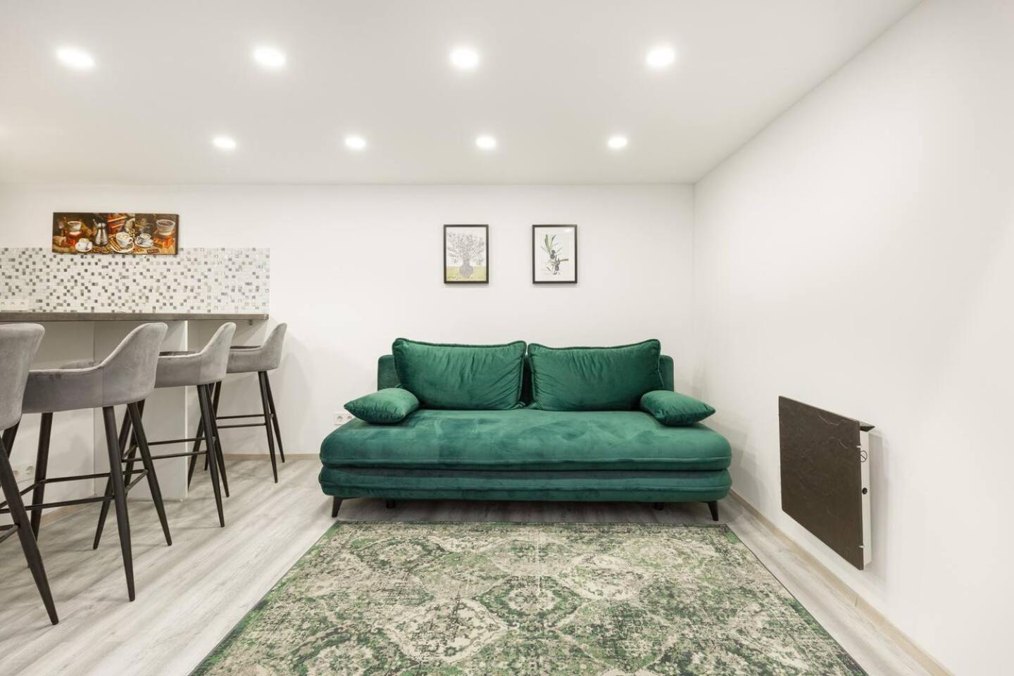 Apartment E39 Eotvos